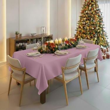 Imagem de Este conjunto de toalha de mesa de duas peças mede 2,00 x 1,40 metros e é feito de tecido Oxford premium com bordas reforçadas(Lilás)