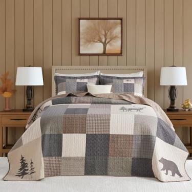 Imagem de Bedduvit 100% algodão 304.8 cm x 325.1 cm Colchas King extragrandes Califórnia – Conjunto de cama extragrande com colcha xadrez de urso de fazenda, árvore de cervo, xadrez, marrom/verde/bege