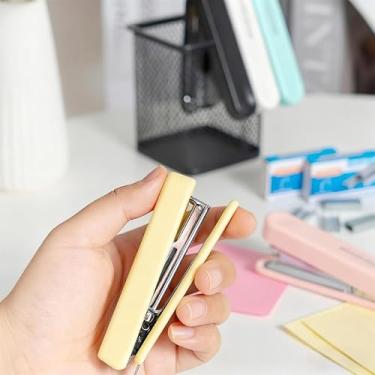 Imagem de Grampeador portátil amarelo, capacidade para 10 folhas para escritório e casa