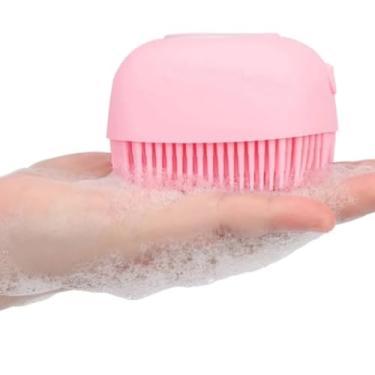 Imagem de Escova de Banho em Silicone, Rosa, Massageadora com Dispenser para Shampoo, 80ml, Cerdas Macias para Limpeza e Massagem Corporal
