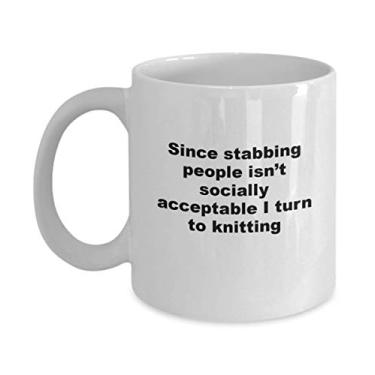 Imagem de Já que esfaquear pessoas não é socialmente aceitável, volto a tricotar