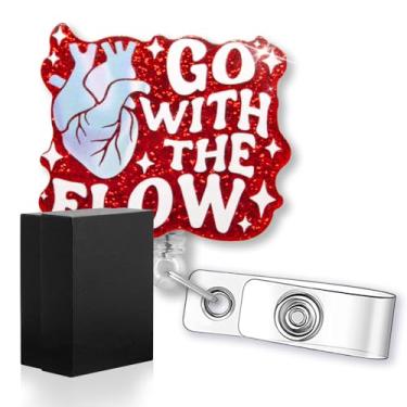 Imagem de rofiowa Go with The Flow Carretel de crachá de coração com glitter engraçado com clipe de identificação, suporte retrátil para enfermeira ER RN MA ICU CVICU enfermeira anatomia cirurgia médica