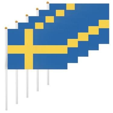Imagem de ASUNO Pacote com 20 bandeiras da Suécia pequenas bandeiras portáteis 12 × 20 cm, mini bandeira sueca de poliéster para decorações de festas, Copa do Mundo, festivais internacionais, eventos internos e