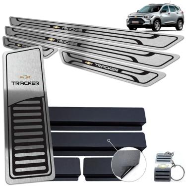 Imagem de Descanso + Soleira Chevrolet Tracker 2020 Preto Baixo Relevo