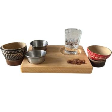 Imagem de Conjunto de degustação de mezcal e tequila premium – Bandeja de madeira de pinheiro com jicaras, copo de shot e salseros de aço inoxidável – Conjunto de presente artesanal de mezcal para destilados e