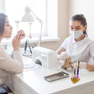 Imagem de 1 peça de pincéis de arte de unhas transparentes de acrílico para descanso, suporte de escova de unhas com coração fofo, suporte criativo para pincéis de maquiagem com 12 furos para exibição de