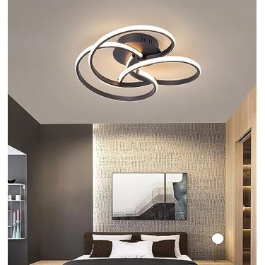 Imagem de Luminária de teto LED moderna, com intensidade regulável e controle remoto. Design elegante e criativo, em metal, ideal para sala de estar e quarto.
