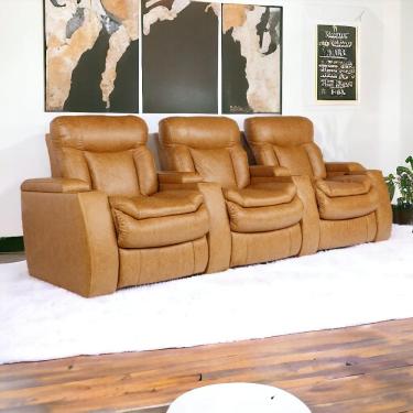 Imagem de Poltrona do Papai Tripla Reclinável Sala de Cinema  Elétrica Porta-Copos LED Yellowstone Couro Caramelo G86 - Gran Belo