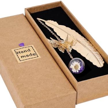Imagem de Toirxarn Marcador de página de penas de metal com pingente de borboleta – presentes de Natal para mulheres, mães, professores, amantes de livros – estoques de meias, Papai Noel secreto, caixa de