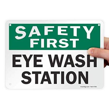 Imagem de SmartSign - Placa S-1443-PL-10 "Safety First - Eye Wash Station" | 17,78 cm x 25,40 cm Plástico preto/verde sobre branco