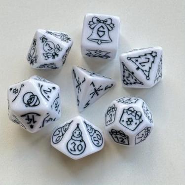 Imagem de 7pcs Polyhedral Dice Set with Christmas Pattern – White RPG Dice for Tabletop Role-Playing Games and Board Games