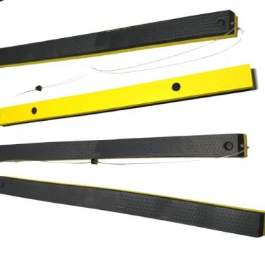 Imagem de Protetor Removível Portas Carro-1 Kit (4 Pçs) 2 Imãs Por Peça (Amarelo e Preto)