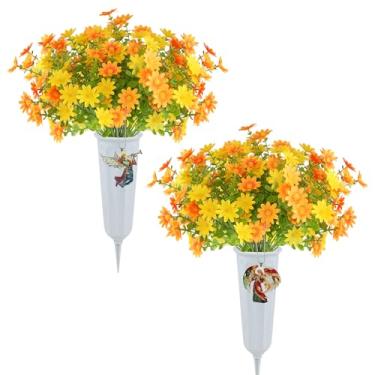 Imagem de Flores artificiais de cemitério com marca de anjo de vaso - 2 conjuntos de flores artificiais laranja-amarelo crisântemos memorial - anjo de oração e pingente de anjo trombeta para decoração de
