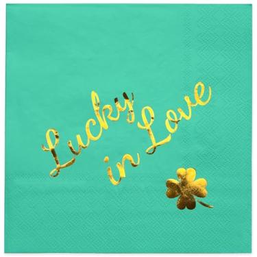Imagem de WRAPAHOLIC Guardanapos de papel verde do Dia de São Patrício - Guardanapos descartáveis de almoço com letras de 3 camadas douradas Lucky in Love para irlandês da sorte e dia de São Patrício - 16,5 x
