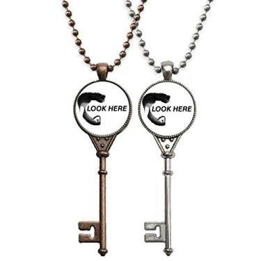Imagem de OFFbb-USA Look Direction – Colar de chaves estilo de cabelo com pingente para decoração de casal