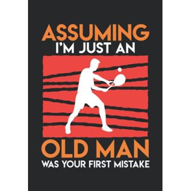 Imagem de Notizbuch A5 kariert mit Softcover Design: Lustiger Tennis Spruch alter Mann Tennisspieler Rentner: 120 karierte DIN A5 Seiten