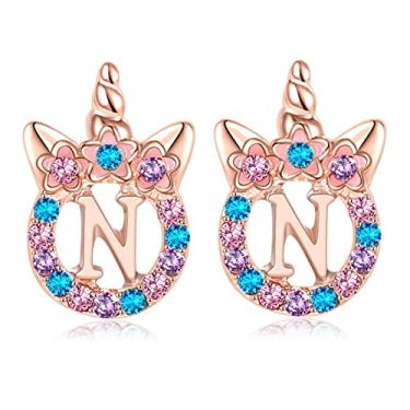 Imagem de TRWWELL Brincos de unicórnios, presentes para meninas, brincos de zircônia cúbica com inicial de unicórnio em ouro rosa para crianças, crianças, strass, letra inicial, unicórnio, brincos, joias para