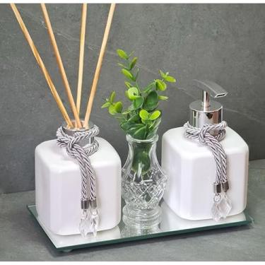 Imagem de Kit Lavabo Luxo com Bandeja, Vasinho e Aromatizador – Sabonete Líquido + Difusor de Ambiente Decorativo, Presente Sofisticado para Banheiro e Lavabo(Pet Branco com Ouro)