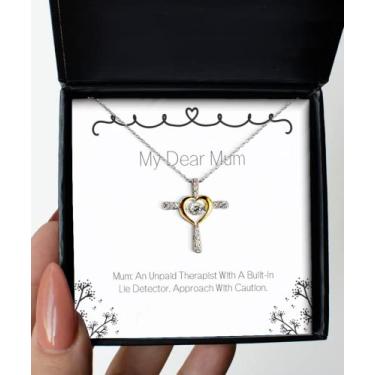 Imagem de SpreadPassion Presentes reutilizáveis para mães, mãe: um terapeuta não pago com um detector de mentiras integrado. Abordagem, colar de dança com cruz de amor para mãe do filho