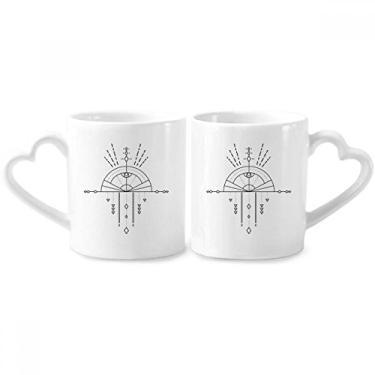 Imagem de Conjunto de canecas de porcelana para casais, alienígenas, padrão totem, tema geométrico, coração