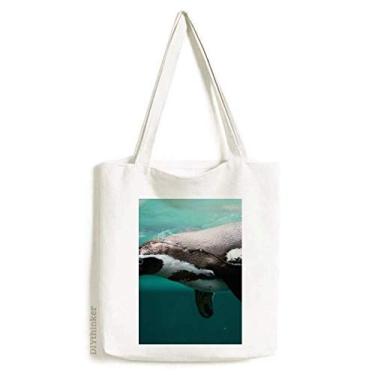 Imagem de Bolsa de lona com imagem de pinguim azul profundo oceano bolsa de compras casual bolsa de mão