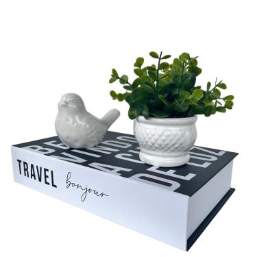 Imagem de Decoração sala livro fake + vaso branco + enfeite pássaro