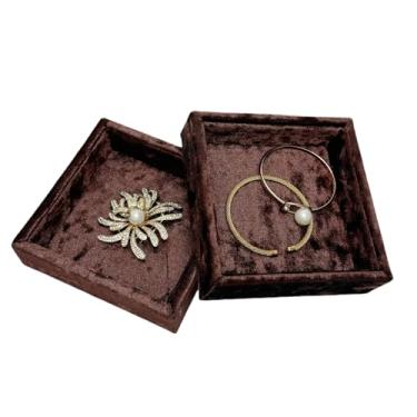 Imagem de AgentMoon Conjunto de 2 bandejas de joias de veludo luxuoso, bandeja de exibição de balcão de loja. Pires fáceis de transportar para pulseiras de armazenamento, brincos, anéis, waches etc. 12 x 12 x 3