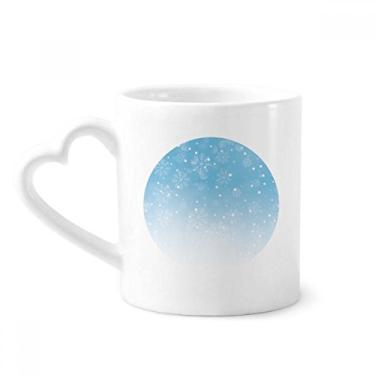 Imagem de Caneca de neve neve clima céu azul caneca café cerâmica copo de coração de vidro