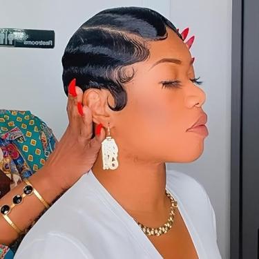 Imagem de Perucas curtas cacheadas com corte Pixie dedo ondulado do oceano peruca de cabelo humano para mulheres negras sem renda totalmente feita à máquina sem cola, touca de rede rosa sem cola, peruca Pixie