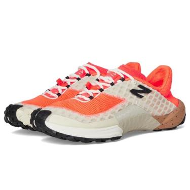 Imagem de New Balance Tênis de corrida feminino Minimus V1 Trail, Urgent Red/Linho/Flat Taupe, 36