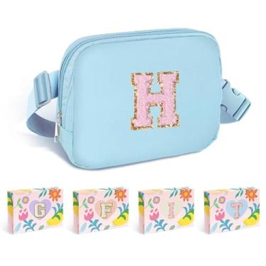 Imagem de COSHAYSOO Pochete de cintura pequena com alça ajustável com patch de letra inicial para mulheres, adolescentes, meninas, corridas, academia, trilhas, mini bolsa transversal para viagem, bolsa moderna