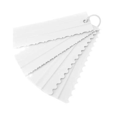 Imagem de Kit 4 Peças: Raspadores De Plástico Para Bolo Com Padrão Listrado, Pen