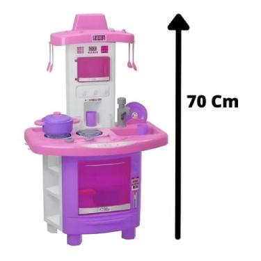 Imagem de cozinha faz de conta sai agua menina pais e filhos