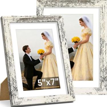 Imagem de Vittanly Conjunto de 2 porta-retratos 12 x 18 cm, moldura de madeira maciça para parede ou mesa, exibição de foto 10 x 15 com tapete ou 12 x 17 sem tapete, branco envelhecido