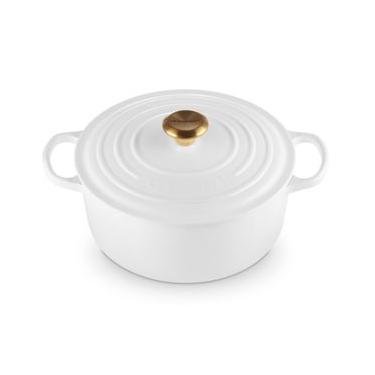 Imagem de PANELA REDONDA LE CREUSET 28CM SIGNATURE FERRO ESMALTADO BRANCO COM PEGADOR DOURADO  21...
