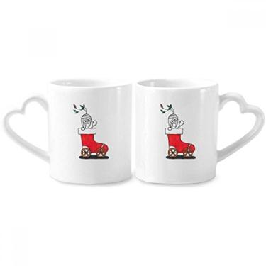 Imagem de Conjunto de canecas de porcelana para casais, flores de trenó de Natal Horus, copo de cerâmica para amantes com alça de coração