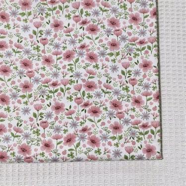Imagem de ZOOELAY Tecido de algodão com estampa de margaridas românticas - floral rosa macio em 100% algodão acolchoado, pré-cortado 2 jardas (72 x 63 polegadas) para vestidos, cortinas e costura