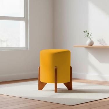Imagem de Puff Decorativo Eloah Redondo Assento Extra para Sala Quarto Suede  Pufe com Pés de Madeira 