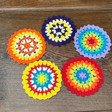 Imagem de golo Toalha de mesa de renda de crochê feita à mão de algodão, 2 peças, toalha de mesa de renda de várias cores, sobreposição, redonda, 4 polegadas, 10 cm