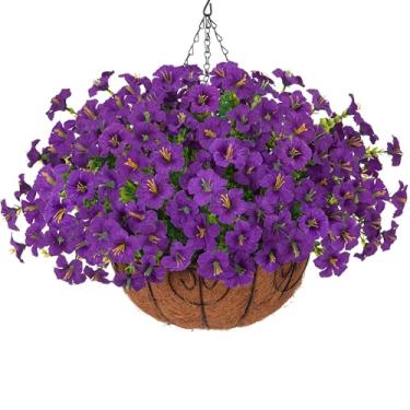 Imagem de INSPRING Cesta de flores artificiais para pendurar ao ar livre, plantas falsas, decoração de primavera, petúnias de seda sintética resistente a UV em plantador, aparência verdadeira de glória da manhã