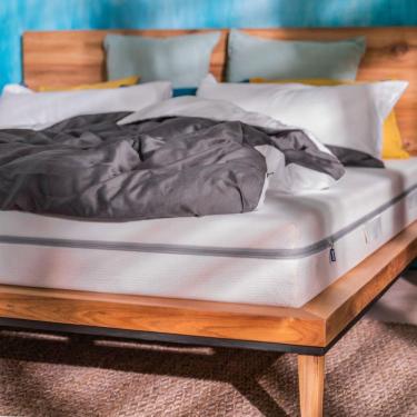 Imagem de Colchão Emma Duo - Espuma dupla face (macio vs. firme) - Casal (138x188cm)