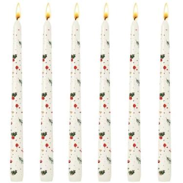 Imagem de Conjunto de 6 velas cônicas impressas para decoração de casa, castiçais marfim de 25 cm com padrão de bagas de azevinho e folhas de cedro para celebração sazonal de férias, velas sem gotejamento e sem