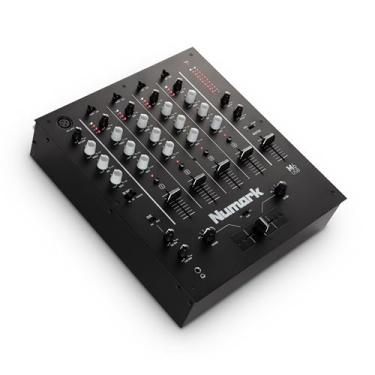 Imagem de Numark M6 USB Mesa de Mixagem DJ de 4 Canais, Interface de Áudio Integrada, EQ de 3 Bandas, Entrada para Microfone e Crossfader Substituível com Controle de Curva
