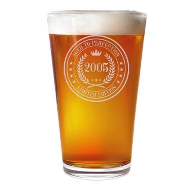 Imagem de Spotted Dog Company Copo de cerveja vintage 2005 gravado 473 ml – Presentes de feliz aniversário de 21 anos, decorações homens mulheres rapaz, completando 21 anos, artigos para lembrancinhas de