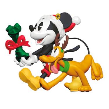 Imagem de Hallmark Keepsake Enfeite de Natal 2025, Disney Mickey e seus Amigos Bone-afide Besties, presentes para fãs da Disney