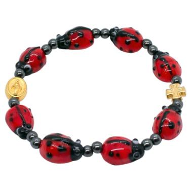 Imagem de Pulseira e cartão de oração Lady Bug Década | Elástico elástico | Dez contas de joaninha vermelhas vibrantes | Cruz de metal dourada e pingentes Ave Maria | Ótimo presente católico para primeira