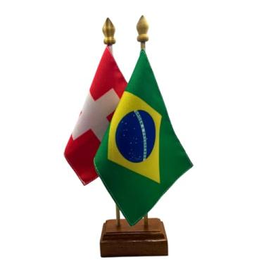 Imagem de Bandeira de Mesa Elegance Brasil e Suíça, Dupla Face, Base em Madeira, 19x13cm, 30cm Altura Total, Decorativa para Escritório e Eventos