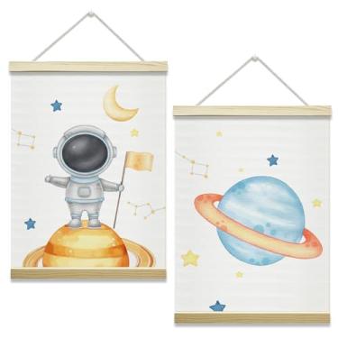 Imagem de mermermu Conjunto de 2 molduras para pôster de astronauta, pôster planeta do espaço sideral, arte de parede em tela para berçário, sala de jogos, decoração de quarto de meninos, 30 x 40 cm -005