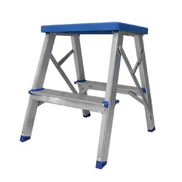 Imagem de Escada Banqueta 02 Degraus Alumínio Prata com Degraus e Pés Antiderrapantes Dobrável 120kg Alumasa