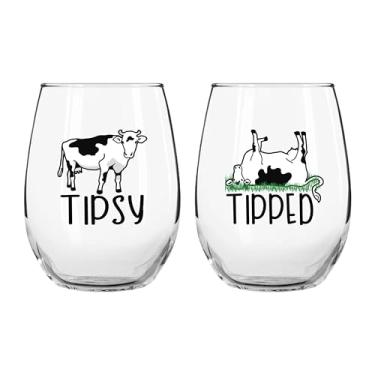 Imagem de Drinking Divas Copos de vinho 'Tipsy' and 'Tipped' – Conjunto de 2 copos sem haste, de fundo plano de 425 g com frases | Presentes fofos e engraçados de vaca para mãe, namorada, esposa, melhor amiga